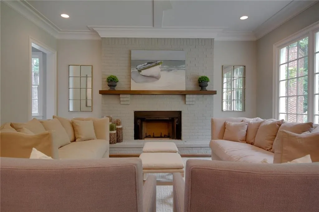 485 Windsor Parkway, Atlanta, Georgia 30342, 5 Bedrooms Bedrooms, ,5 BathroomsBathrooms,Residential,Sold,485 Windsor Parkway,5887060