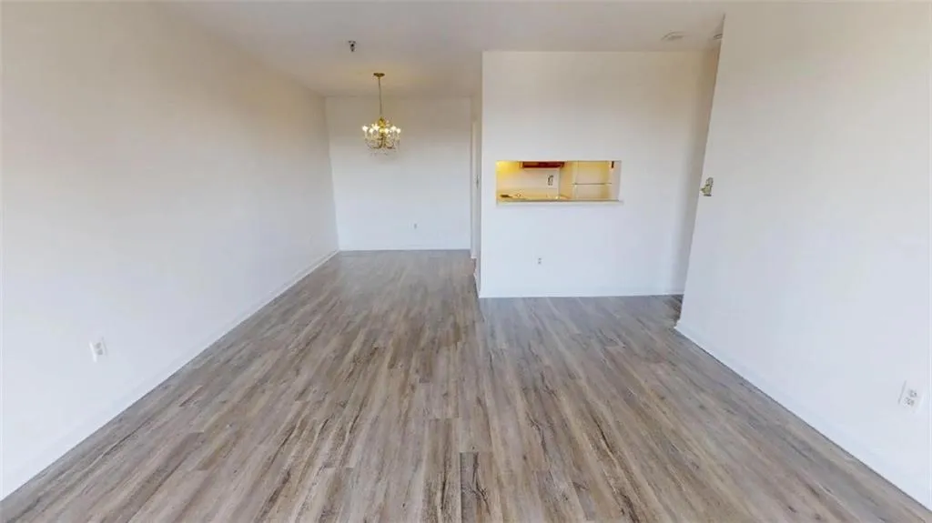 300 Johnson Ferry Road Ne Unit B708, Sandy Springs, Georgia 30328, 1 Bedroom Bedrooms, ,1 BathroomBathrooms,Residential,Sold,300 Johnson Ferry Road Ne Unit B708,6617229