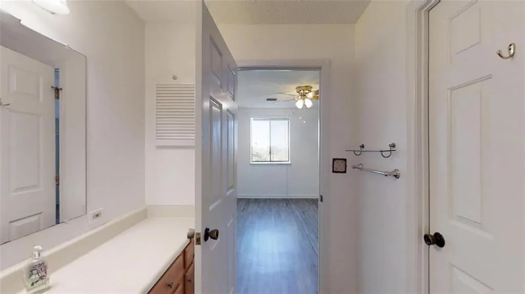 300 Johnson Ferry Road Ne Unit B708, Sandy Springs, Georgia 30328, 1 Bedroom Bedrooms, ,1 BathroomBathrooms,Residential,Sold,300 Johnson Ferry Road Ne Unit B708,6617229