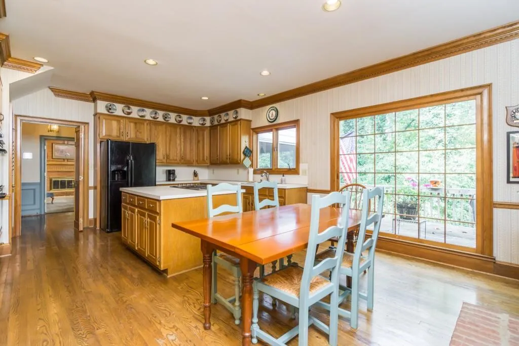 445 Riverhill Drive, Sandy Springs, Georgia 30328, 3 Bedrooms Bedrooms, ,3 BathroomsBathrooms,Residential,Sold,445 Riverhill Drive,6963457 445 Riverhill Drive, Sandy Springs, Georgia 30328, 3 Bedrooms Bedrooms, ,3 BathroomsBathrooms,Residential,Sold,445 Riverhill Drive,6963457