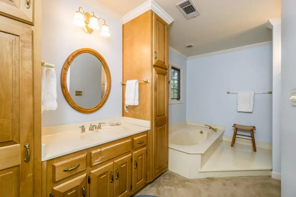 445 Riverhill Drive, Sandy Springs, Georgia 30328, 3 Bedrooms Bedrooms, ,3 BathroomsBathrooms,Residential,Sold,445 Riverhill Drive,6963457 445 Riverhill Drive, Sandy Springs, Georgia 30328, 3 Bedrooms Bedrooms, ,3 BathroomsBathrooms,Residential,Sold,445 Riverhill Drive,6963457