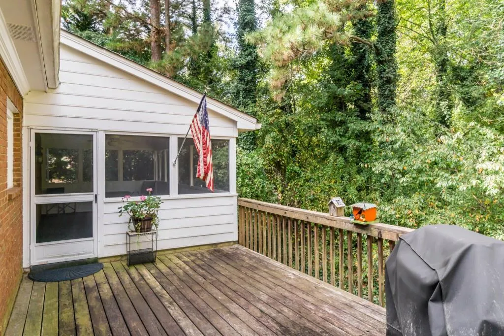 445 Riverhill Drive, Sandy Springs, Georgia 30328, 3 Bedrooms Bedrooms, ,3 BathroomsBathrooms,Residential,Sold,445 Riverhill Drive,6963457 445 Riverhill Drive, Sandy Springs, Georgia 30328, 3 Bedrooms Bedrooms, ,3 BathroomsBathrooms,Residential,Sold,445 Riverhill Drive,6963457