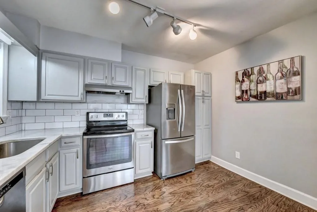 7500 Roswell Road Unit 77, Sandy Springs, Georgia 30350, 3 Bedrooms Bedrooms, ,2 BathroomsBathrooms,Residential,Sold,7500 Roswell Road Unit 77,6792070