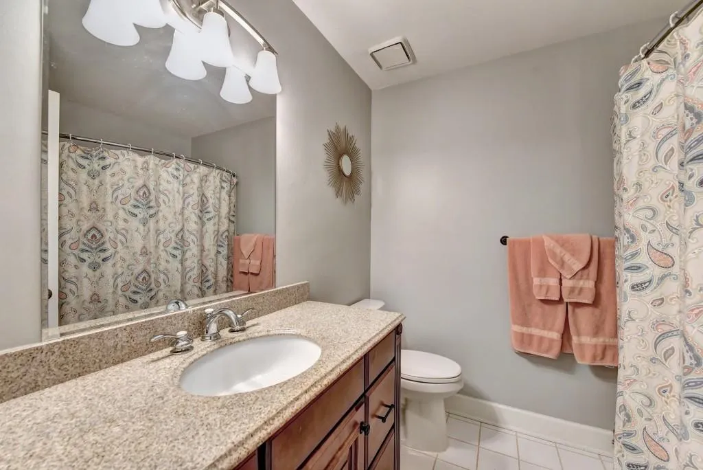7500 Roswell Road Unit 77, Sandy Springs, Georgia 30350, 3 Bedrooms Bedrooms, ,2 BathroomsBathrooms,Residential,Sold,7500 Roswell Road Unit 77,6792070