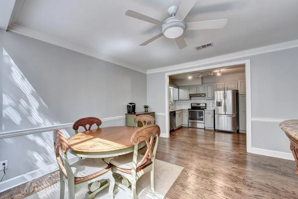 7500 Roswell Road Unit 77, Sandy Springs, Georgia 30350, 3 Bedrooms Bedrooms, ,2 BathroomsBathrooms,Residential,Sold,7500 Roswell Road Unit 77,6792070