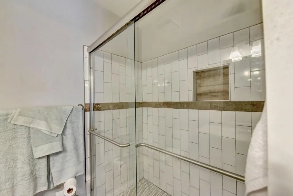 7500 Roswell Road Unit 77, Sandy Springs, Georgia 30350, 3 Bedrooms Bedrooms, ,2 BathroomsBathrooms,Residential,Sold,7500 Roswell Road Unit 77,6792070