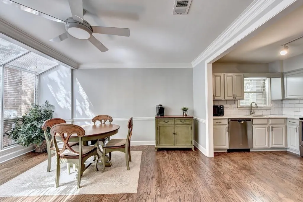 7500 Roswell Road Unit 77, Sandy Springs, Georgia 30350, 3 Bedrooms Bedrooms, ,2 BathroomsBathrooms,Residential,Sold,7500 Roswell Road Unit 77,6792070