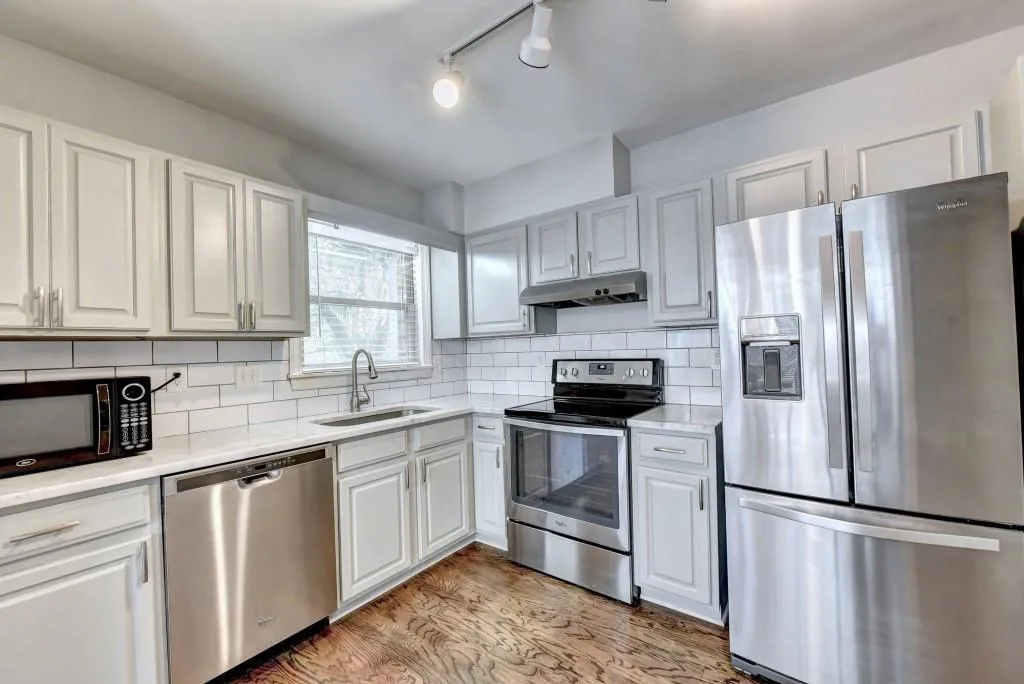 7500 Roswell Road Unit 77, Sandy Springs, Georgia 30350, 3 Bedrooms Bedrooms, ,2 BathroomsBathrooms,Residential,Sold,7500 Roswell Road Unit 77,6792070