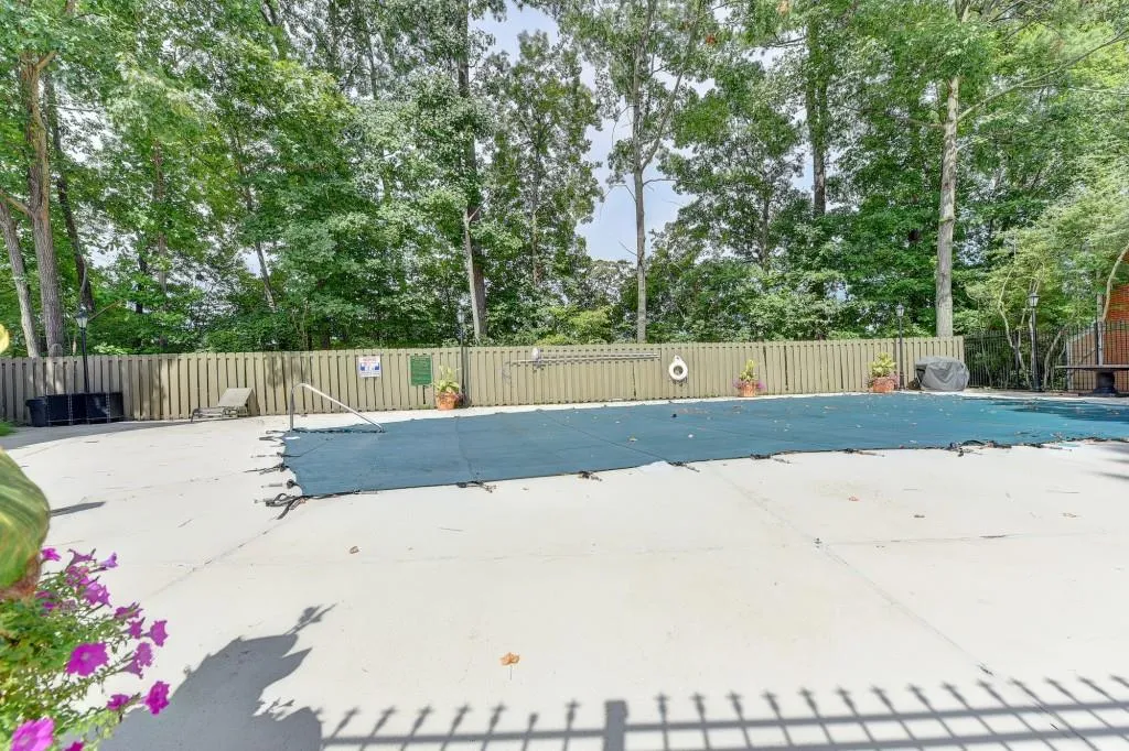 7500 Roswell Road Unit 77, Sandy Springs, Georgia 30350, 3 Bedrooms Bedrooms, ,2 BathroomsBathrooms,Residential,Sold,7500 Roswell Road Unit 77,6792070