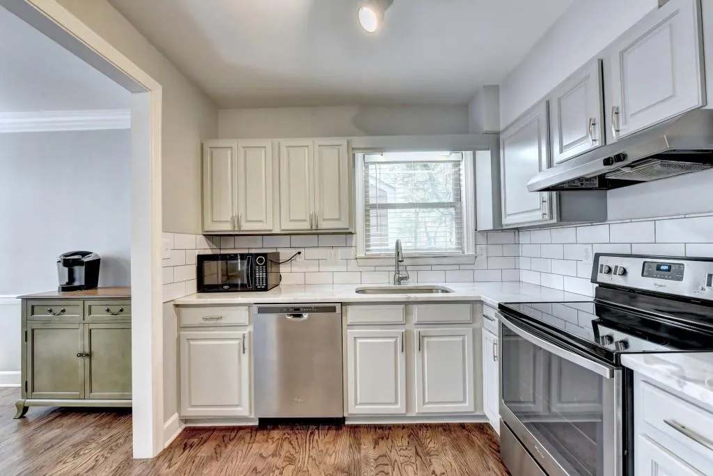 7500 Roswell Road Unit 77, Sandy Springs, Georgia 30350, 3 Bedrooms Bedrooms, ,2 BathroomsBathrooms,Residential,Sold,7500 Roswell Road Unit 77,6792070