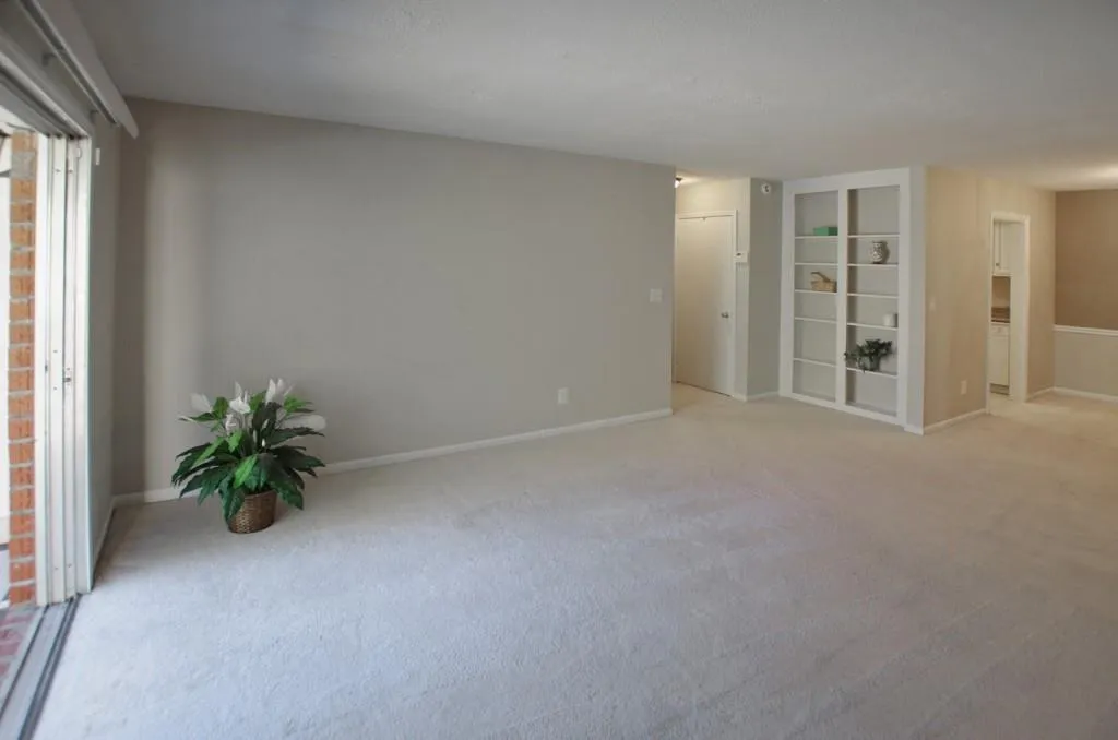 6851 Roswell Road Unit G10, Sandy Springs, Georgia 30328, 1 Bedroom Bedrooms, ,1 BathroomBathrooms,Residential,Sold,6851 Roswell Road Unit G10,5940250