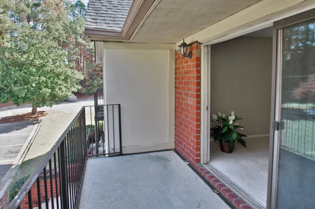 6851 Roswell Road Unit G10, Sandy Springs, Georgia 30328, 1 Bedroom Bedrooms, ,1 BathroomBathrooms,Residential,Sold,6851 Roswell Road Unit G10,5940250