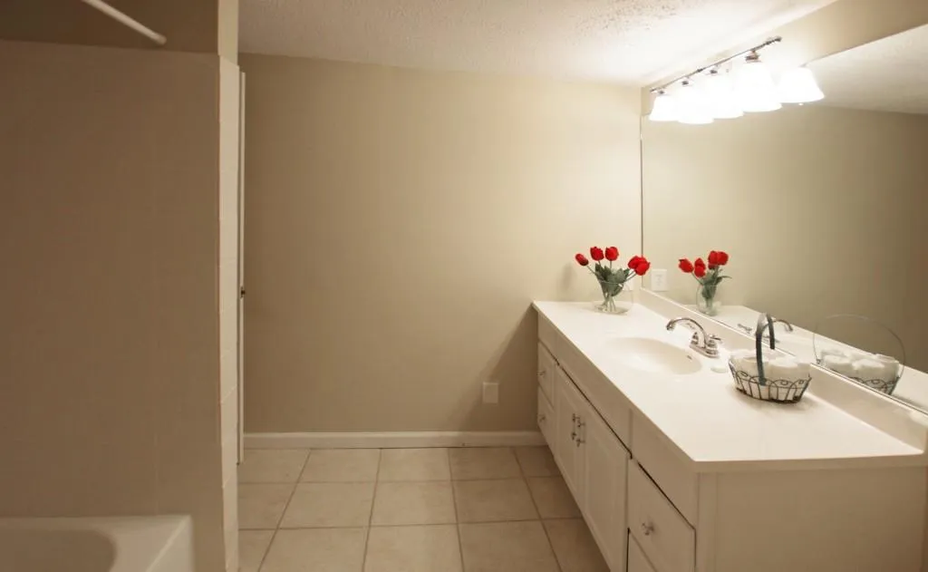 6851 Roswell Road Unit G10, Sandy Springs, Georgia 30328, 1 Bedroom Bedrooms, ,1 BathroomBathrooms,Residential,Sold,6851 Roswell Road Unit G10,5940250