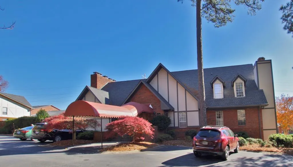 6851 Roswell Road Unit G10, Sandy Springs, Georgia 30328, 1 Bedroom Bedrooms, ,1 BathroomBathrooms,Residential,Sold,6851 Roswell Road Unit G10,5940250
