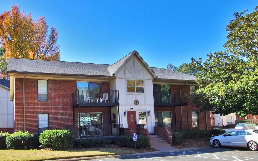 6851 Roswell Road Unit G10, Sandy Springs, Georgia 30328, 1 Bedroom Bedrooms, ,1 BathroomBathrooms,Residential,Sold,6851 Roswell Road Unit G10,5940250