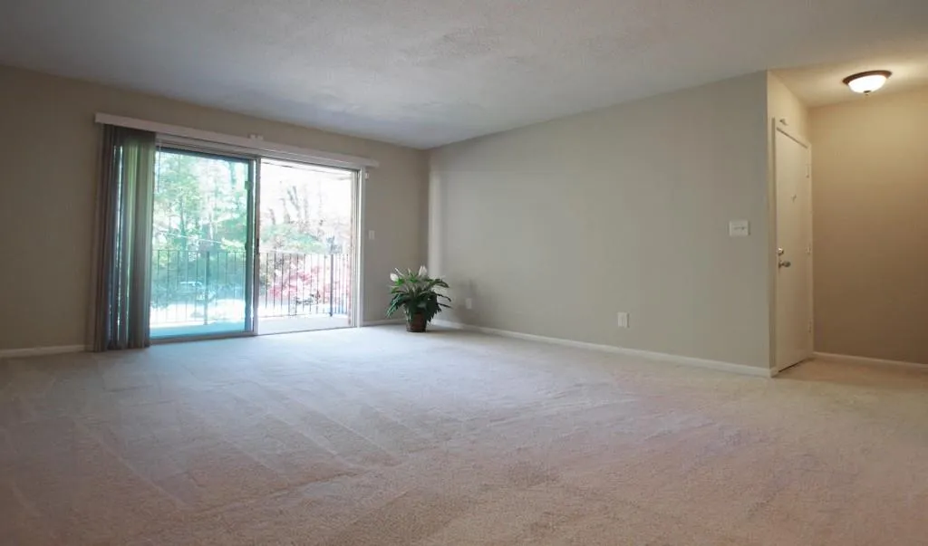 6851 Roswell Road Unit G10, Sandy Springs, Georgia 30328, 1 Bedroom Bedrooms, ,1 BathroomBathrooms,Residential,Sold,6851 Roswell Road Unit G10,5940250