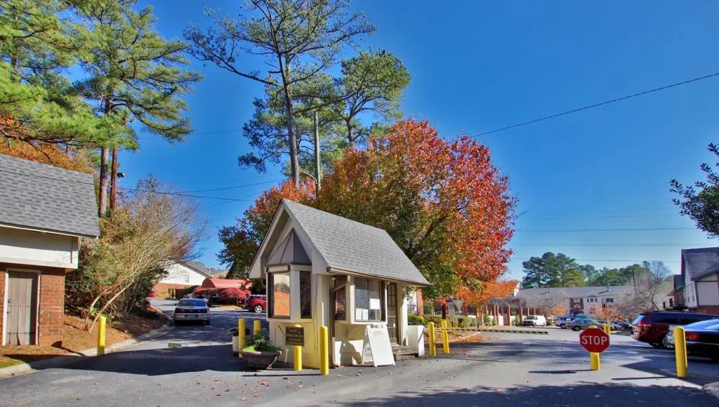 6851 Roswell Road Unit G10, Sandy Springs, Georgia 30328, 1 Bedroom Bedrooms, ,1 BathroomBathrooms,Residential,Sold,6851 Roswell Road Unit G10,5940250