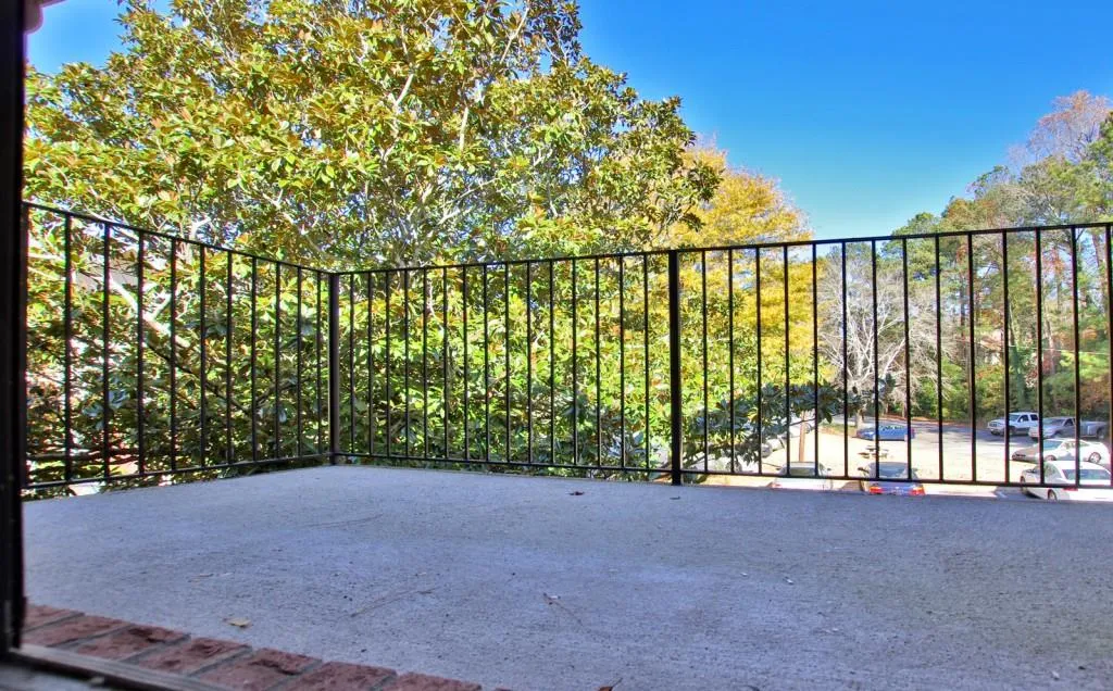 6851 Roswell Road Unit G10, Sandy Springs, Georgia 30328, 1 Bedroom Bedrooms, ,1 BathroomBathrooms,Residential,Sold,6851 Roswell Road Unit G10,5940250