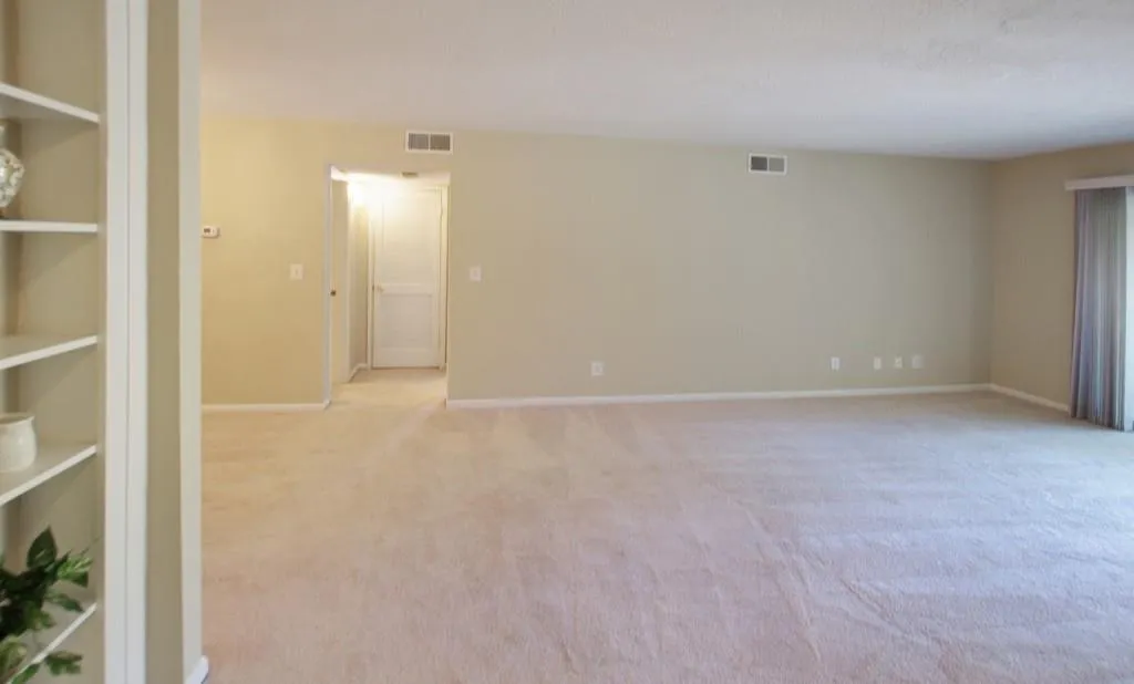 6851 Roswell Road Unit G10, Sandy Springs, Georgia 30328, 1 Bedroom Bedrooms, ,1 BathroomBathrooms,Residential,Sold,6851 Roswell Road Unit G10,5940250