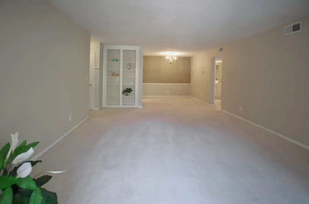 6851 Roswell Road Unit G10, Sandy Springs, Georgia 30328, 1 Bedroom Bedrooms, ,1 BathroomBathrooms,Residential,Sold,6851 Roswell Road Unit G10,5940250