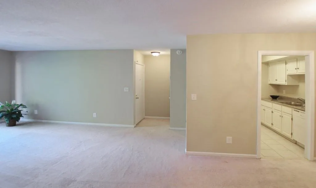 6851 Roswell Road Unit G10, Sandy Springs, Georgia 30328, 1 Bedroom Bedrooms, ,1 BathroomBathrooms,Residential,Sold,6851 Roswell Road Unit G10,5940250