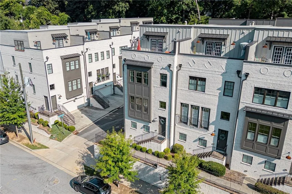 1801 Huntington Hills Lane Nw, Atlanta, Georgia 30309, 4 Bedrooms Bedrooms, ,4 BathroomsBathrooms,Residential,For Sale,1801 Huntington Hills Lane Nw,7664802