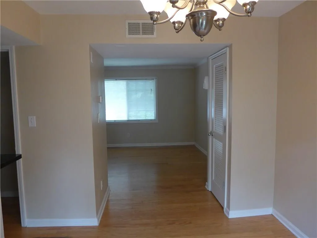 6940 Roswell Road Unit 4e, Sandy Springs, Georgia 30328, 2 Bedrooms Bedrooms, ,1 BathroomBathrooms,Residential,Sold,6940 Roswell Road Unit 4e,5858089