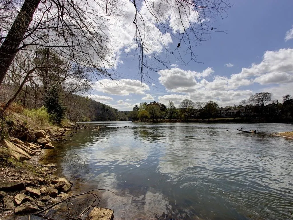 200 River Vista Drive Unit 220, Atlanta, Georgia 30339, 2 Bedrooms Bedrooms, ,2 BathroomsBathrooms,Residential,Sold,200 River Vista Drive Unit 220,5824133