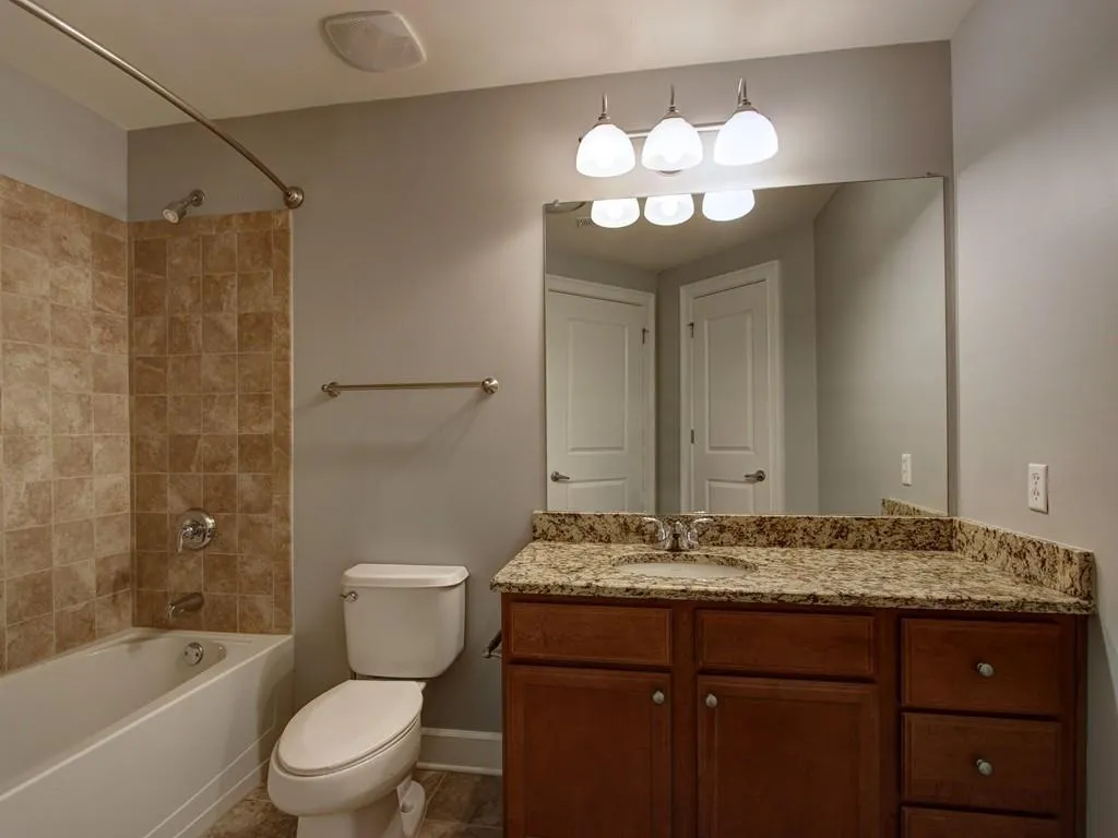 200 River Vista Drive Unit 220, Atlanta, Georgia 30339, 2 Bedrooms Bedrooms, ,2 BathroomsBathrooms,Residential,Sold,200 River Vista Drive Unit 220,5824133