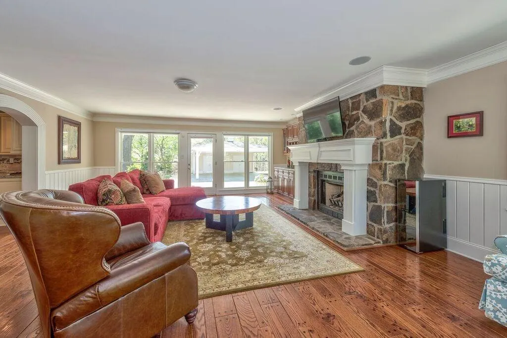 248 Tara Trail, Atlanta, Georgia 30327, 4 Bedrooms Bedrooms, ,3 BathroomsBathrooms,Residential,Sold,248 Tara Trail,5666979