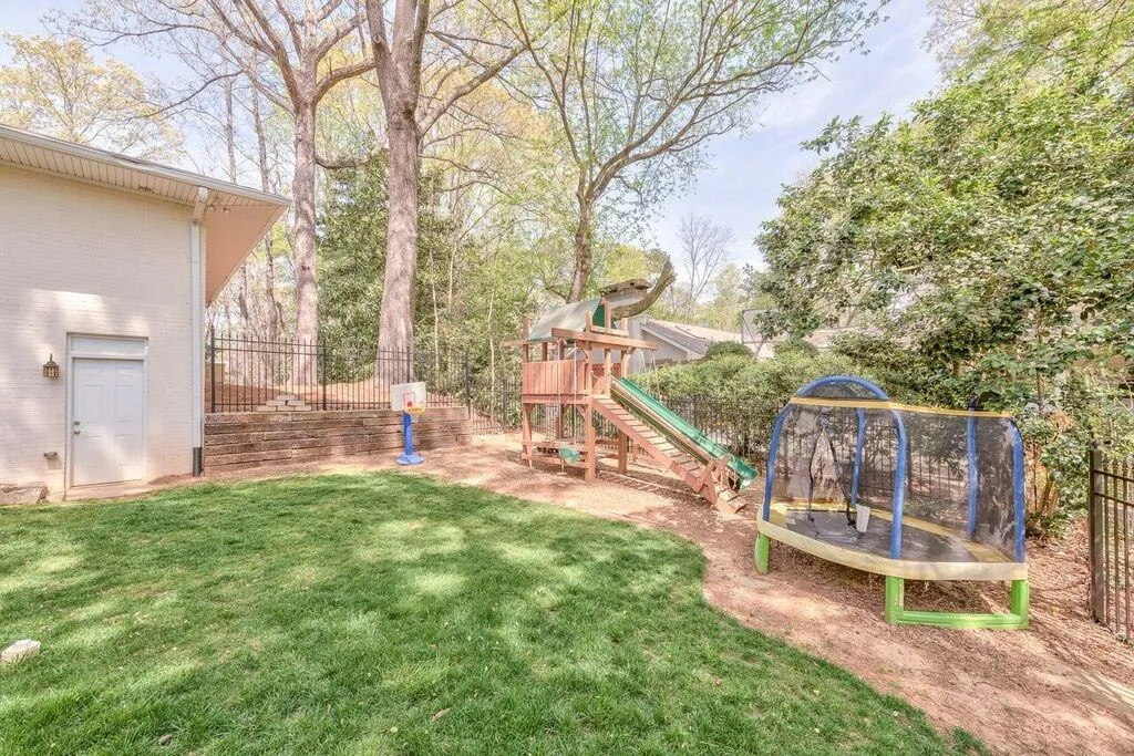 248 Tara Trail, Atlanta, Georgia 30327, 4 Bedrooms Bedrooms, ,3 BathroomsBathrooms,Residential,Sold,248 Tara Trail,5666979