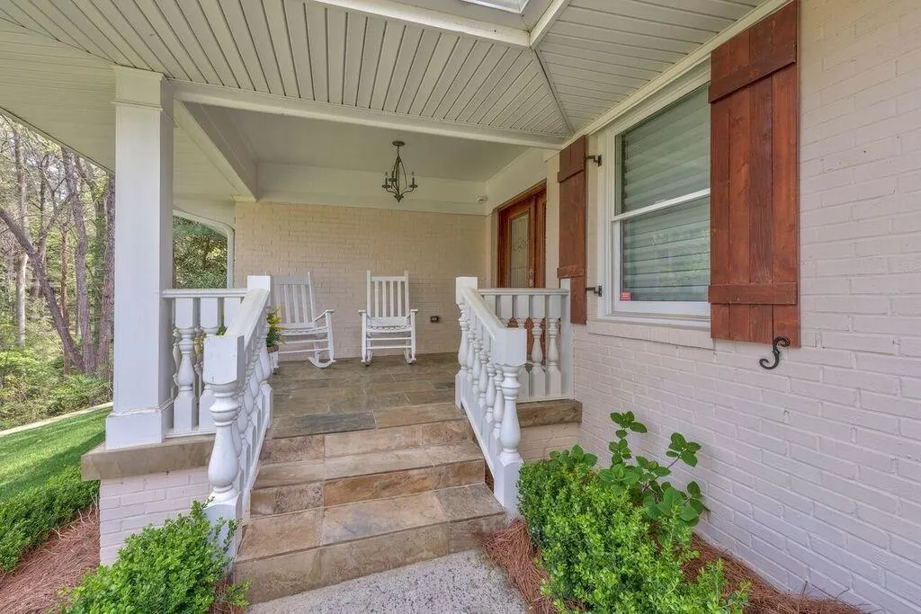 248 Tara Trail, Atlanta, Georgia 30327, 4 Bedrooms Bedrooms, ,3 BathroomsBathrooms,Residential,Sold,248 Tara Trail,5666979