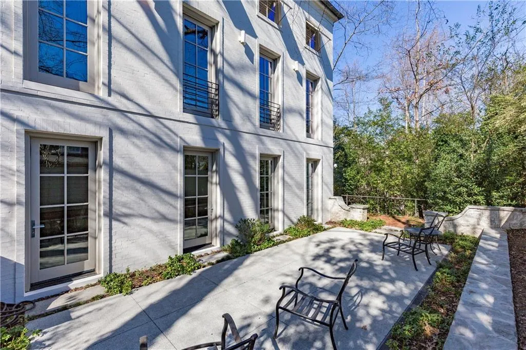 2595 Brookwood Drive Ne, Atlanta, Georgia 30305, 3 Bedrooms Bedrooms, ,3 BathroomsBathrooms,Residential,Sold,2595 Brookwood Drive Ne,5798842