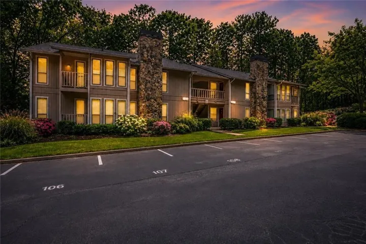 3843 Woodridge Way, Tucker, Georgia 30084