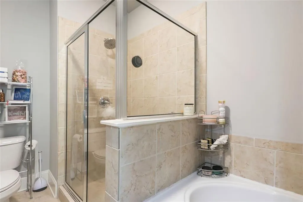 825 Perennial Drive, Atlanta, Georgia 30328, 2 Bedrooms Bedrooms, ,2 BathroomsBathrooms,Residential,Sold,825 Perennial Drive,6900816