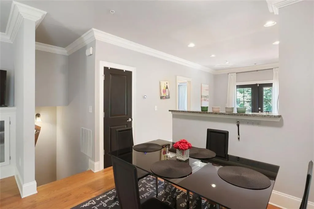 825 Perennial Drive, Atlanta, Georgia 30328, 2 Bedrooms Bedrooms, ,2 BathroomsBathrooms,Residential,Sold,825 Perennial Drive,6900816
