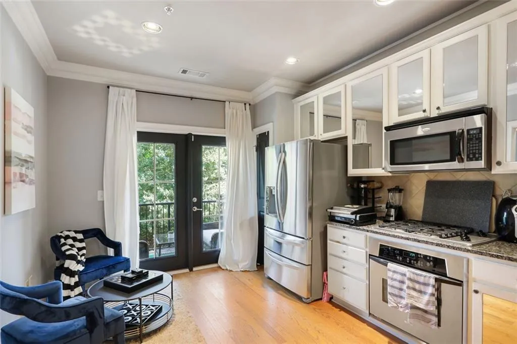 825 Perennial Drive, Atlanta, Georgia 30328, 2 Bedrooms Bedrooms, ,2 BathroomsBathrooms,Residential,Sold,825 Perennial Drive,6900816