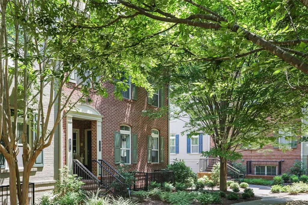 825 Perennial Drive, Atlanta, Georgia 30328, 2 Bedrooms Bedrooms, ,2 BathroomsBathrooms,Residential,Sold,825 Perennial Drive,6900816