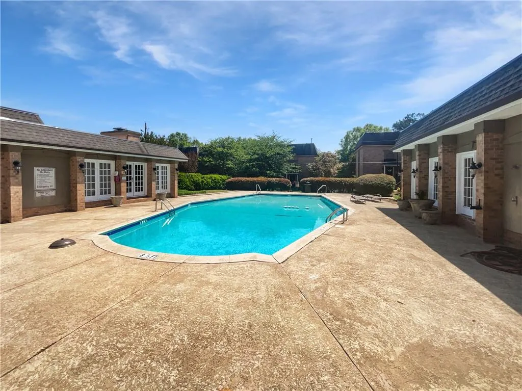 6980 Roswell Road Unit J6, Atlanta, Georgia 30328, 2 Bedrooms Bedrooms, ,2 BathroomsBathrooms,Residential,Sold,6980 Roswell Road Unit J6,7564544