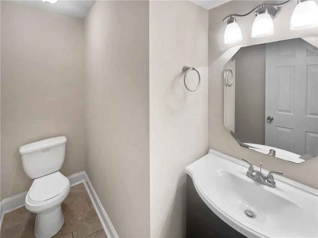 6980 Roswell Road Unit J6, Atlanta, Georgia 30328, 2 Bedrooms Bedrooms, ,2 BathroomsBathrooms,Residential,Sold,6980 Roswell Road Unit J6,7564544