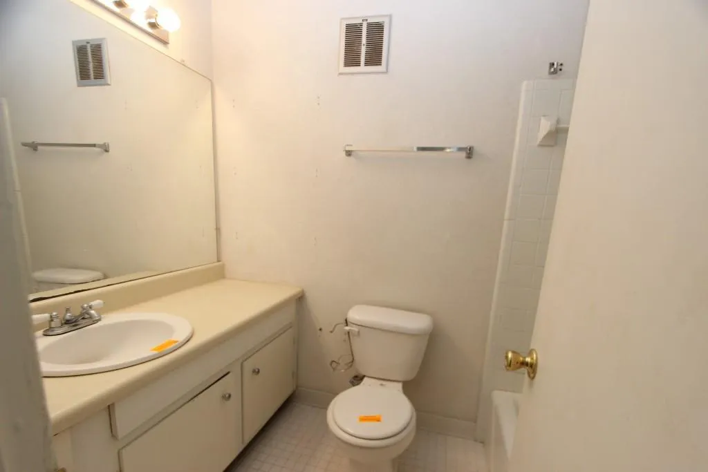 6700 Roswell Road Unit 30f, Atlanta, Georgia 30328, 2 Bedrooms Bedrooms, ,1 BathroomBathrooms,Residential,Sold,6700 Roswell Road Unit 30f,5774137