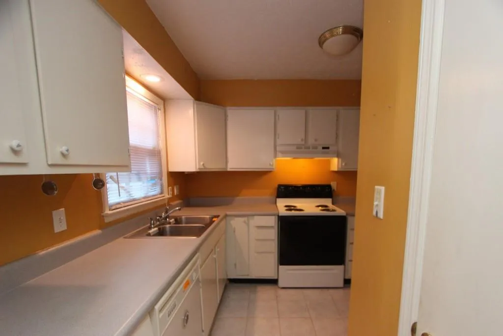 6700 Roswell Road Unit 30f, Atlanta, Georgia 30328, 2 Bedrooms Bedrooms, ,1 BathroomBathrooms,Residential,Sold,6700 Roswell Road Unit 30f,5774137