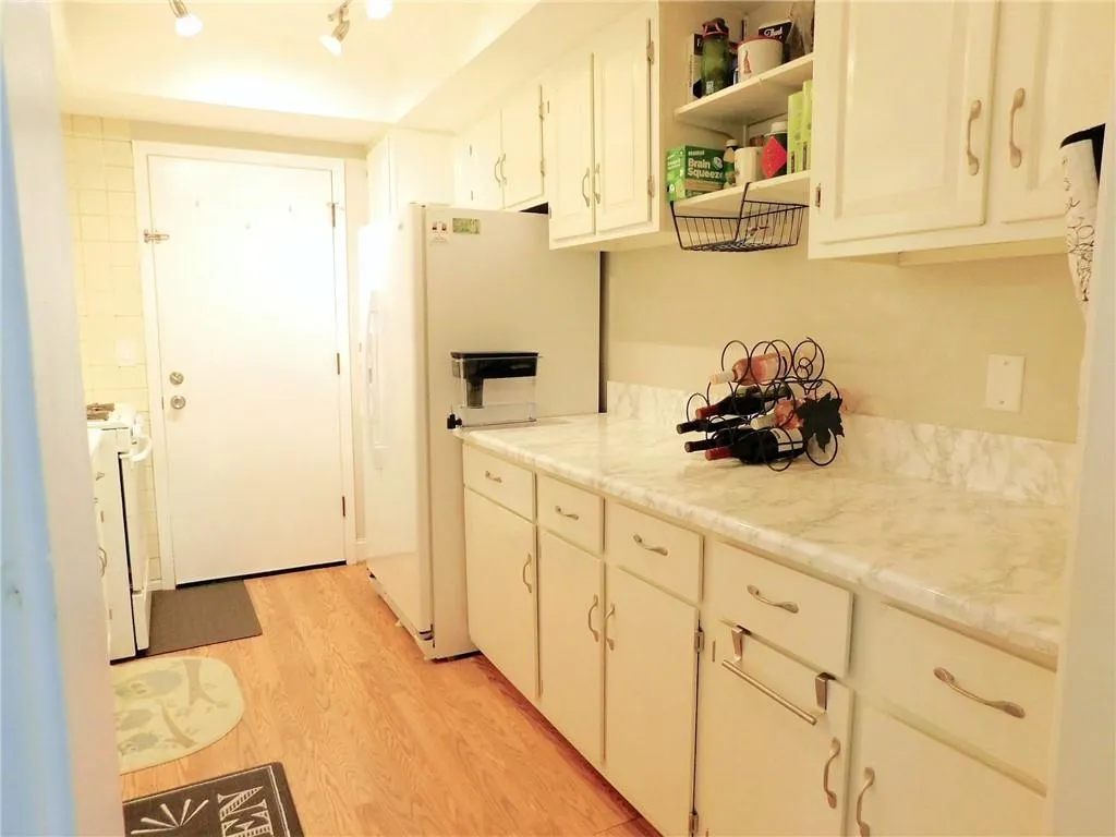 6851 Roswell Road Unit D36, Sandy Springs, Georgia 30328, 2 Bedrooms Bedrooms, ,2 BathroomsBathrooms,Residential,Sold,6851 Roswell Road Unit D36,7213397