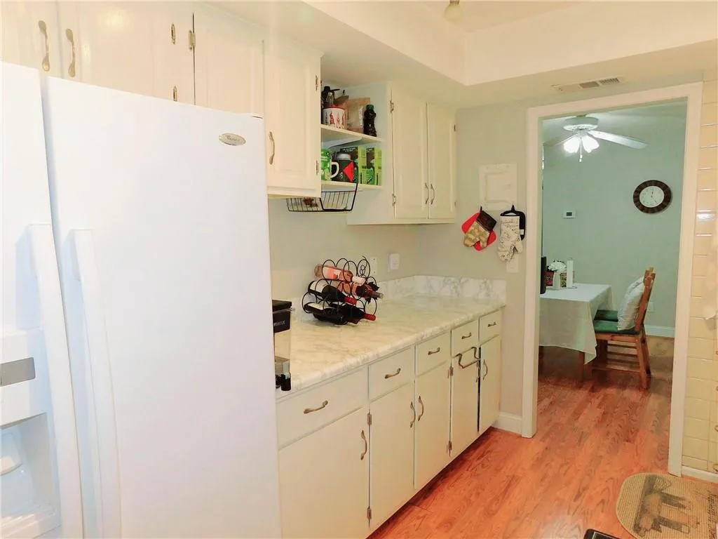 6851 Roswell Road Unit D36, Sandy Springs, Georgia 30328, 2 Bedrooms Bedrooms, ,2 BathroomsBathrooms,Residential,Sold,6851 Roswell Road Unit D36,7213397