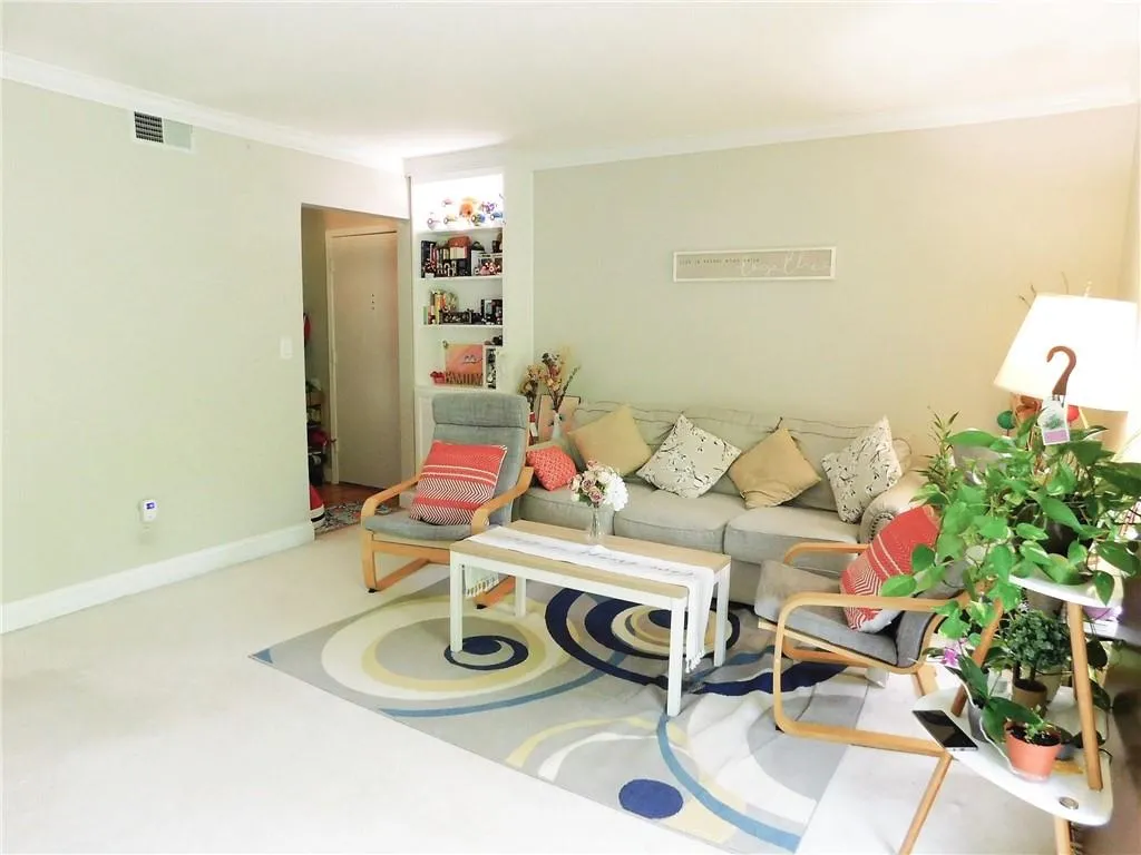 6851 Roswell Road Unit D36, Sandy Springs, Georgia 30328, 2 Bedrooms Bedrooms, ,2 BathroomsBathrooms,Residential,Sold,6851 Roswell Road Unit D36,7213397