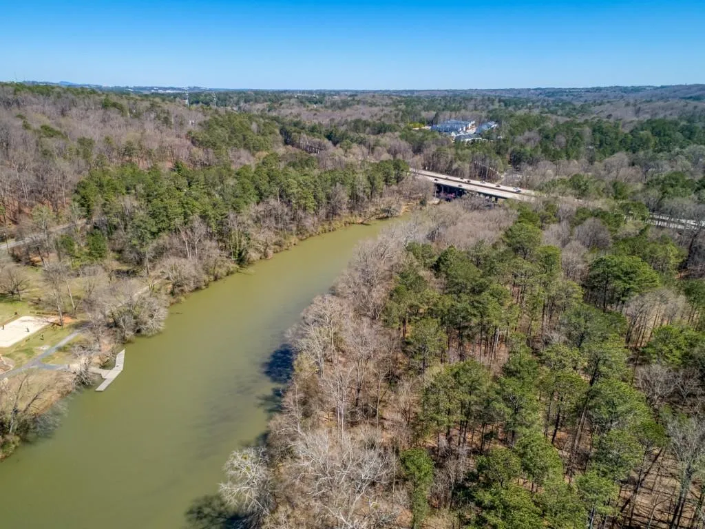 Nestled Along The Chattahoochee River!