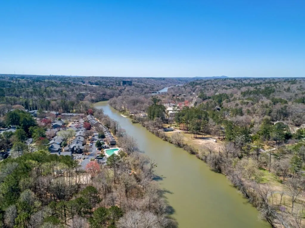 Nestled Along The Chattahoochee River!