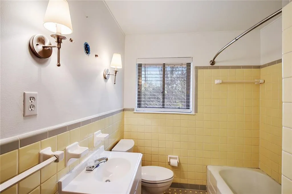 63 Osner Drive, Sandy Springs, Georgia 30342, 3 Bedrooms Bedrooms, ,3 BathroomsBathrooms,Residential,Sold,63 Osner Drive,5989509