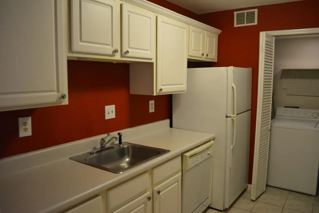 406 Natchez Trace, Sandy Springs, Georgia 30350, 2 Bedrooms Bedrooms, ,2 BathroomsBathrooms,Residential,Sold,406 Natchez Trace,5952761