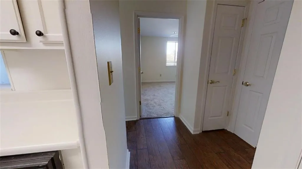 300 Johnson Ferry Road Ne Unit B509, Sandy Springs, Georgia 30328, 1 Bedroom Bedrooms, ,1 BathroomBathrooms,Residential,Sold,300 Johnson Ferry Road Ne Unit B509,7002827